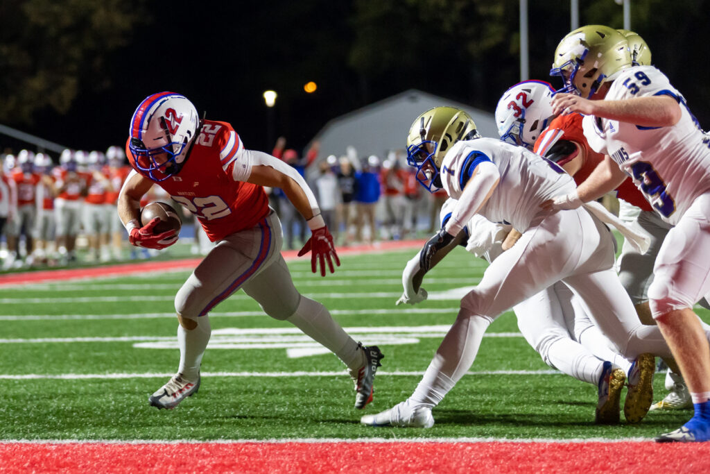 Bartlett vs Brentwood , played at Bartlett HS on Nov. 11, 2022. Bartlettl won 28-7

Jared Hunt scores his second TD of the night.