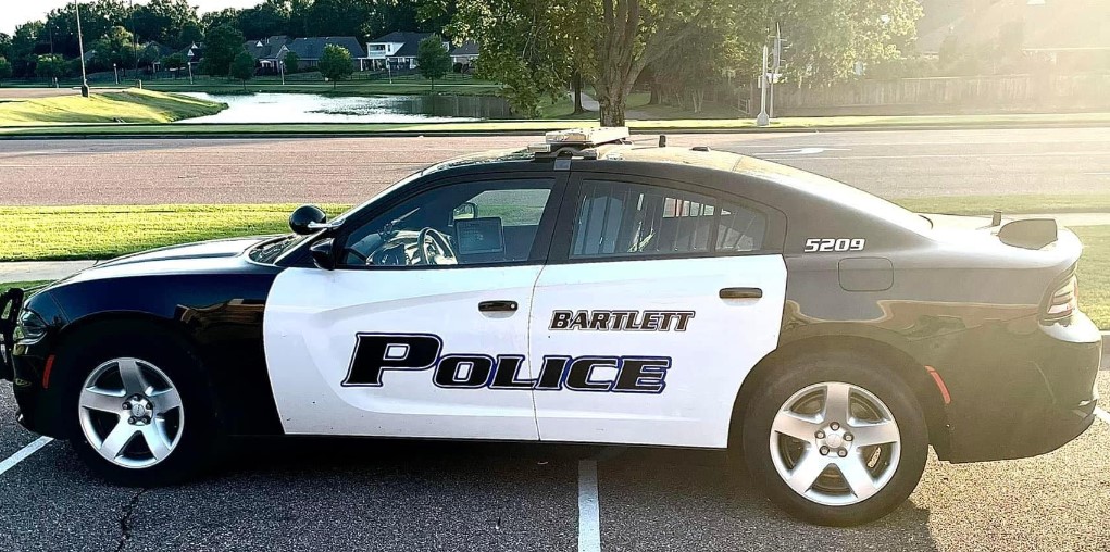 Suspect in stolen vehicle strikes Bartlett officer